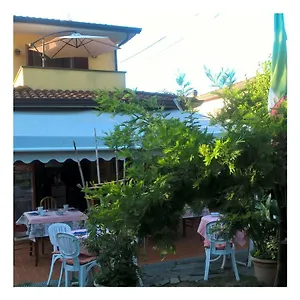 Couette-café C'era Volta, Marina di Massa