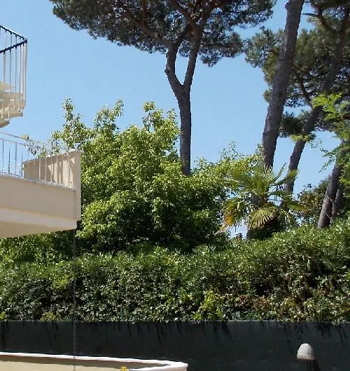 Rta Azzurra Apartment Marina di Massa 0*,