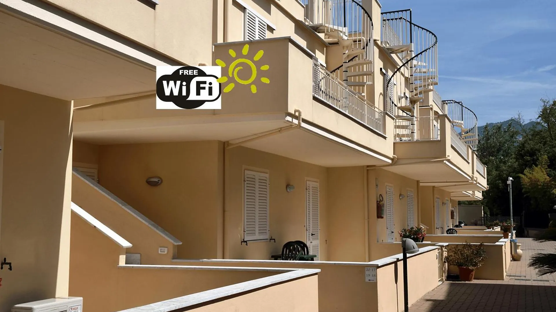 Rta Azzurra Apartment Marina di Massa