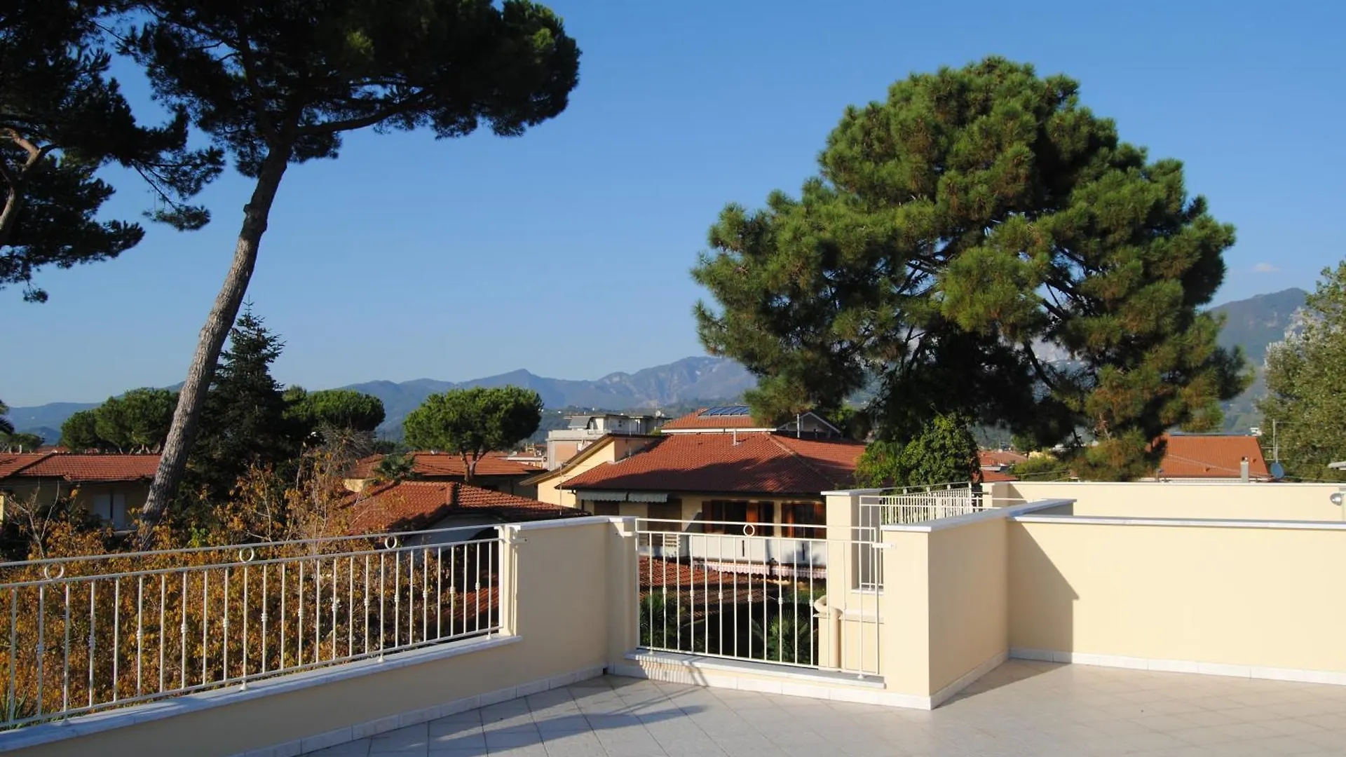 Rta Azzurra Apartment Marina di Massa