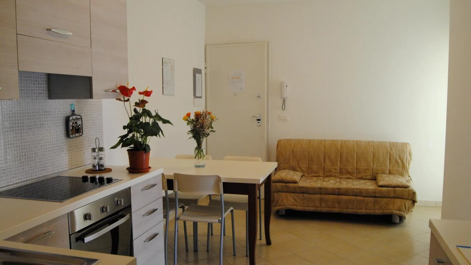 Rta Azzurra Apartment Marina di Massa Italy